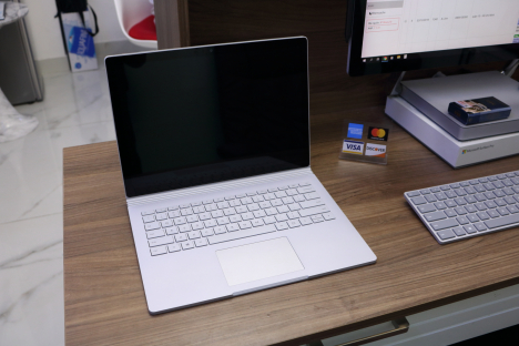 Surface Book 2 ( 13.5 inch ) ( i7/8GB/256GB ) 6